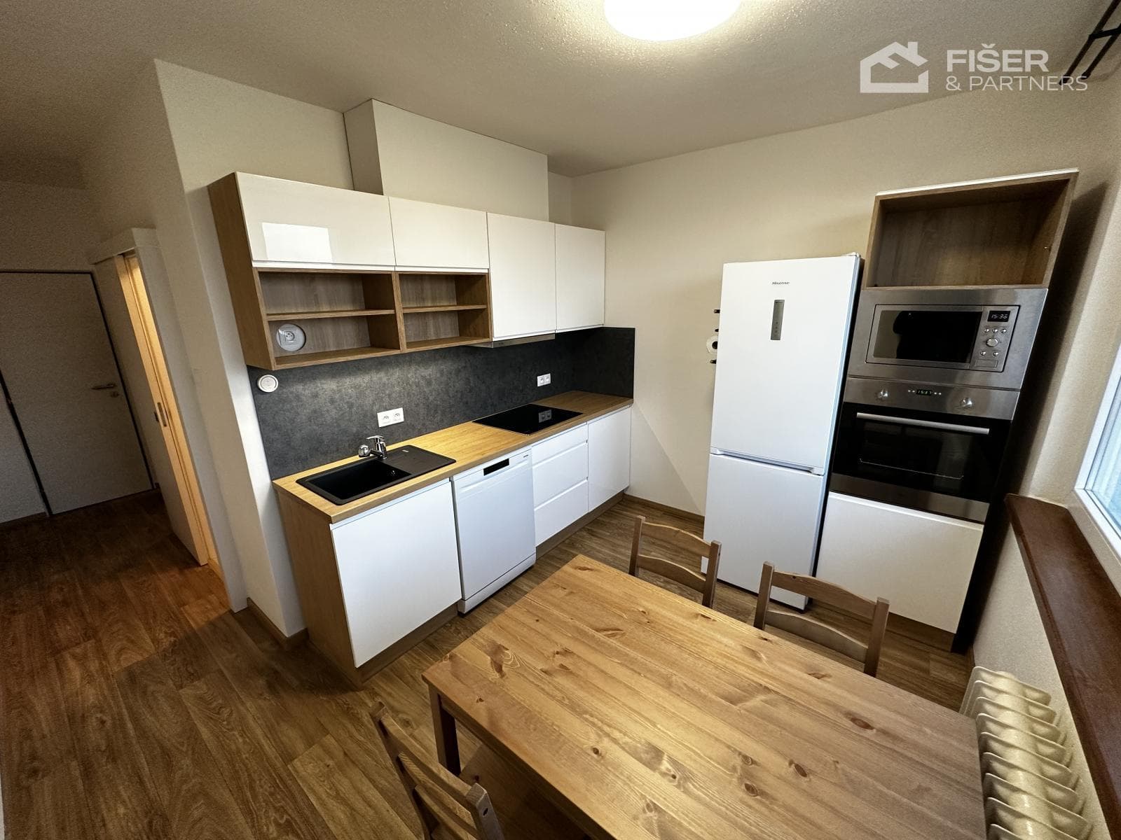Pronájem, Byty 2+1, 56m2 + lodžie 7m2 - Valašské Meziříčí